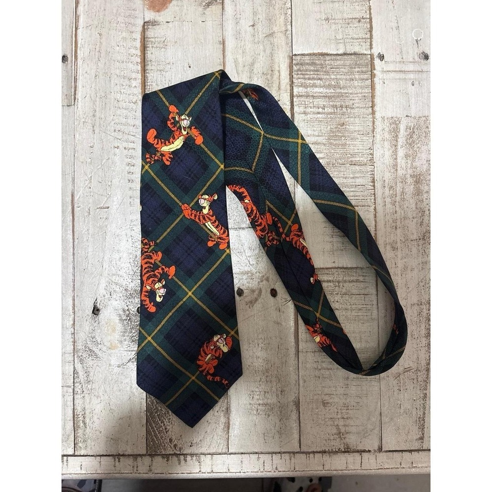 Disney store tigger silk tie